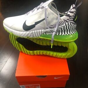 Brand new men Nike air max 270 golf shoes